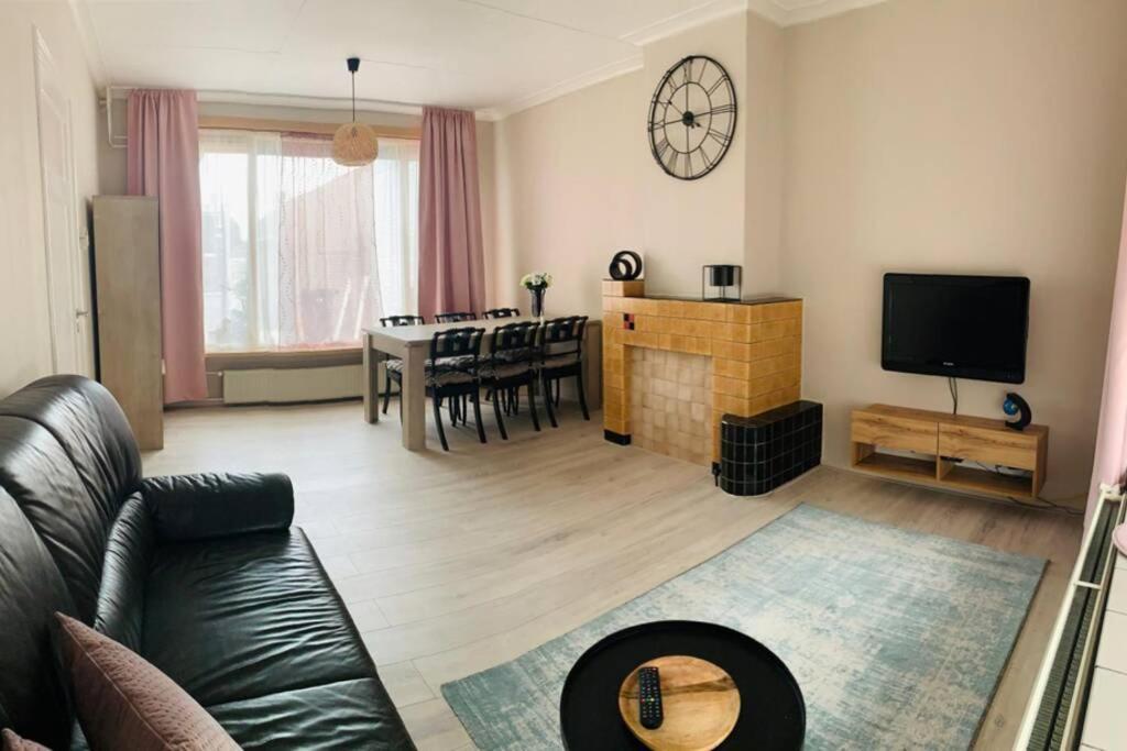 Appartement Cosy House In The Heart Of The Center! à Oostbourg Extérieur photo